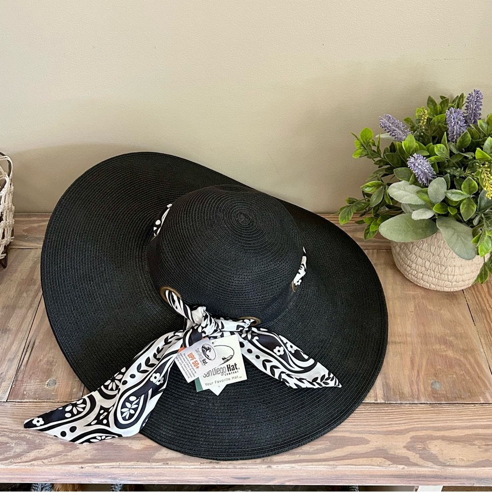 Elegant Black Wide-Brim Hat with Patterned Scarf 🆕